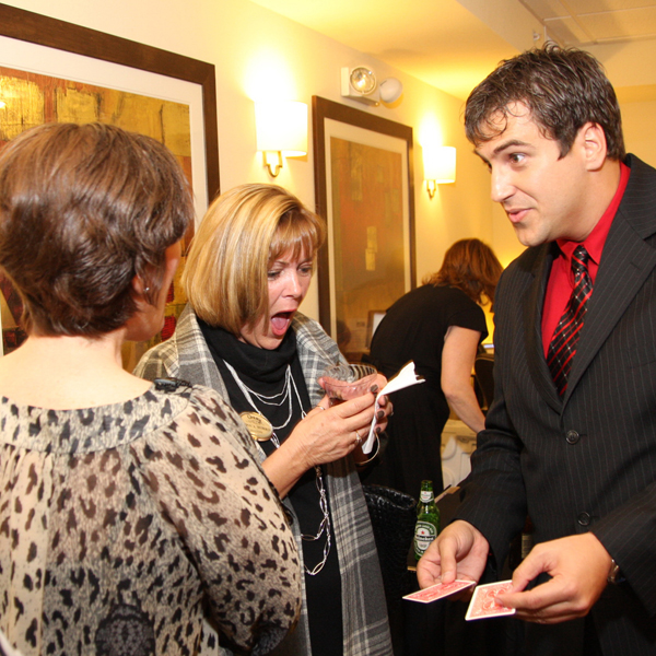 Close-up and Strolling Magician, Naples' Premiere 