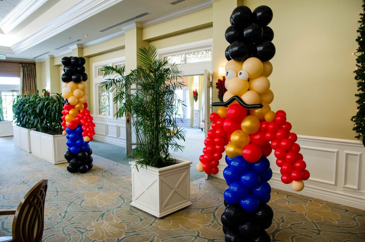 Balloon-Nutcracker-column-naples-florida